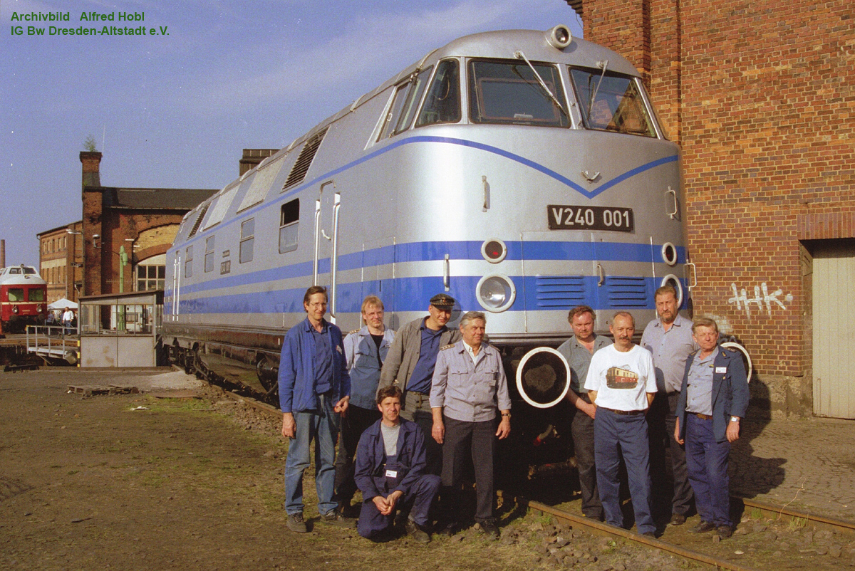 V-240-001 50-Jahre Webpage-2